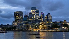 Man sieht London.