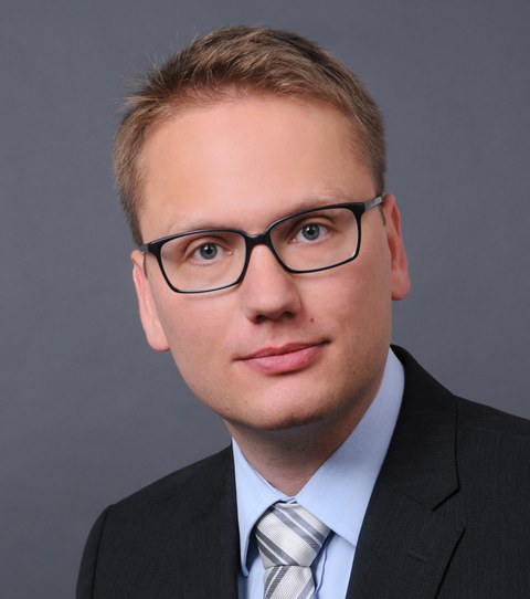 Porträtfoto von Dr. Robert Grundke