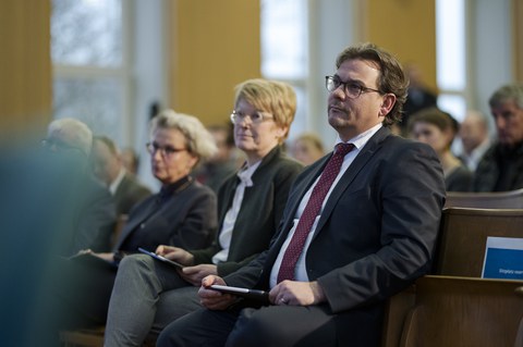 Christian Leßmann, Veronika Grimm und Rektorin der TUD