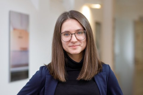 Man sieht Olga Tcaci