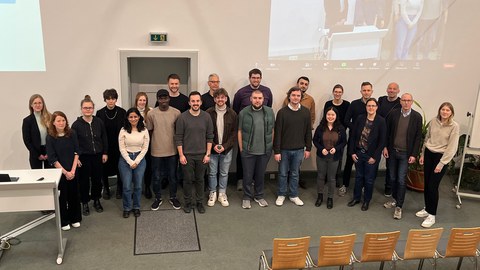 Man sieht die Teilnehmer:innen des CGDE Workshops 2024