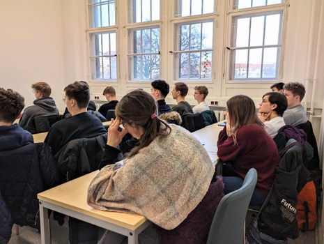 Zu sehen ist ein seminarraum