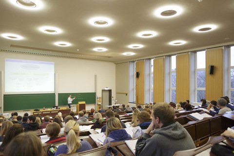 Bild aus Vorlesung in Hörsaal S 386 im Hülße-Bau