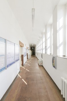 Gang im Georg-Schumann-Bau