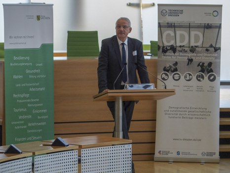 Begrüßung durch Prof. Wegge - Vorstandsmitglied des CDD