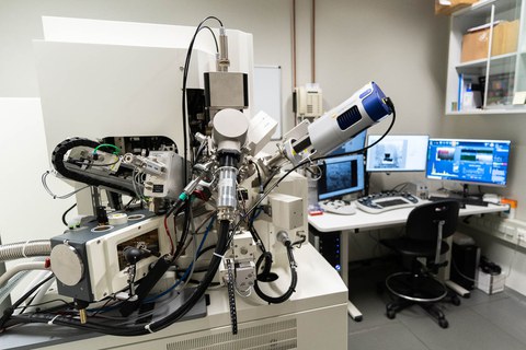 Cryo-Focused Ion Beam-Scanning Electron Microscope FIB/SEM