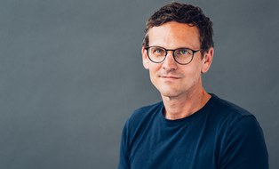 Prof. Simon Alberti