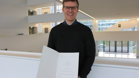 Prof. Hebrok 