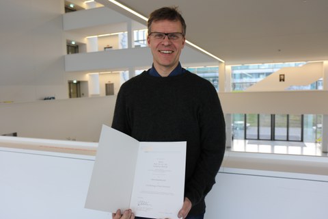 Prof. Hebrok 
