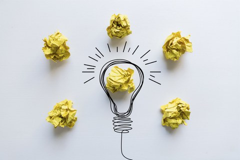 Foto Glühbirne mit Post-Its