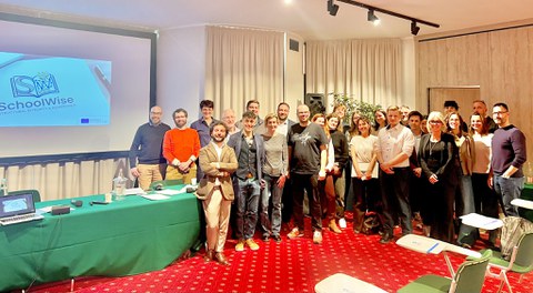 Gruppenfoto SCHOOLWISE.jpeg