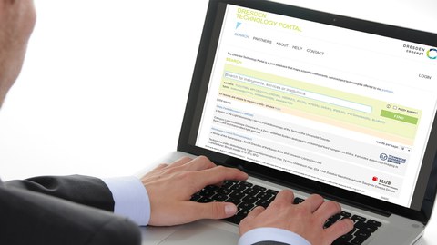 Mann am Computer