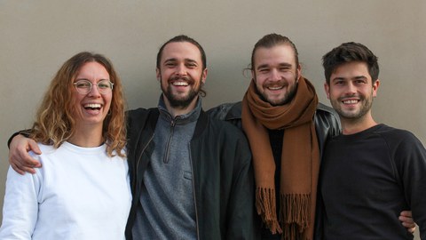 Teammitglieder nicama, Frau links, drei Männer daneben