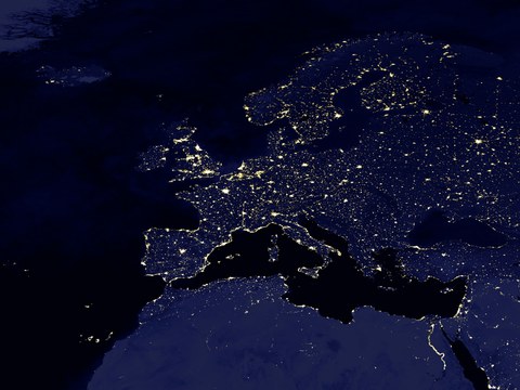 Europa bei Nacht aus dem Weltall fotografiert