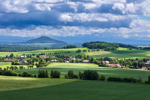 Foto von der Landschaft und den Königshainer Bergen in der Nähe von Görlitz.