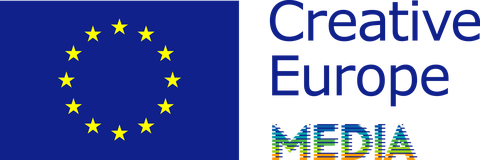 blaue Flagge mit gelben Sternen und dem Schriftzug Creative Europe Media