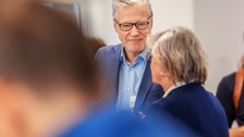 Personen unterhalten sich