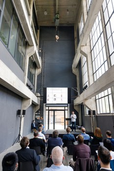Photo of the event space „Kunsthalle“ of Kraftwerk Mitte during the NETWORK STUDIO.