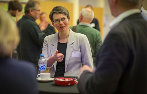 Diskussion der Teilnehmerinnen an den Thementischen