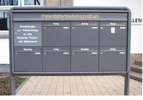 Image of a mailbox