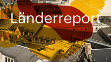 Logo Deutschlandradio Kultur mit Schriftzug Länderreport über einer dörflichen Landschaft mit transparenten Farbflecken. Unterüberschrift: Lehrermangel - TUD-Projekt ALSO für frühe Praxis und gegen Unterrichtsausfall in der Oberlausitz