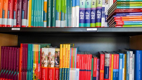 Fachbücher im Labor