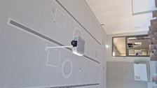 Beamer an der Decke montiert