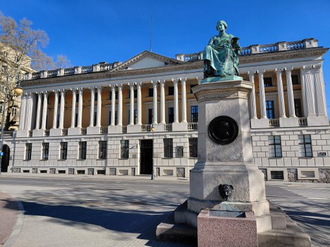 Die Abbildung zeigt die Raczyński-Bibliothek in Poznań.