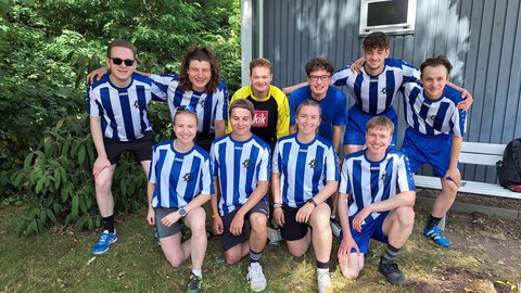 Das Fußballteam des Instituts