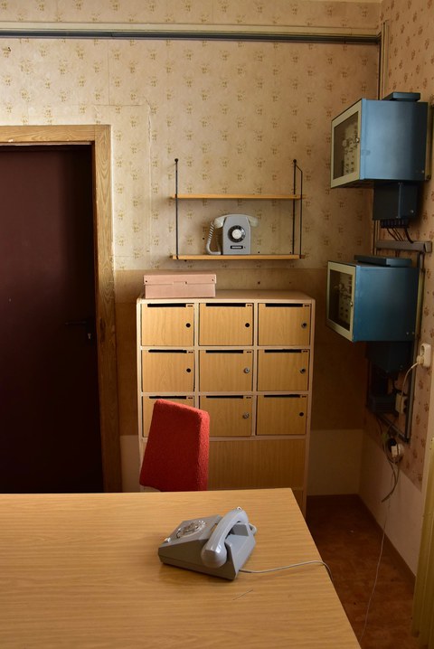 Das Foto zeigt einen Ausstellungsraum in der Gedenkstätte Bautzner Straße