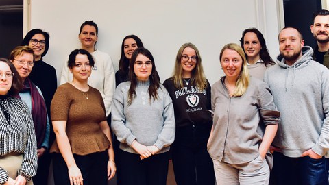 Das Bild zeigt die Beschäftigten der Juniorprofessur