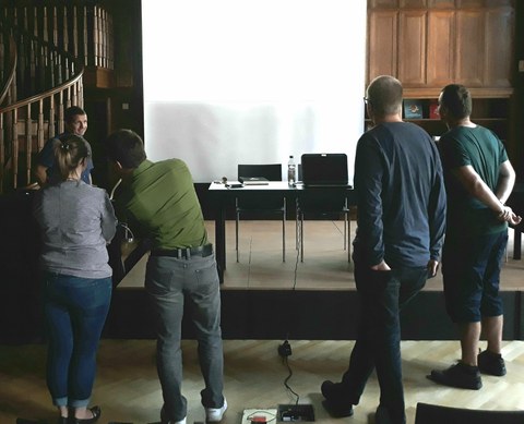 Was mag da stehen? Paläographische Leseübungen im Vortragssaal des Hauptstaatsarchivs Dresden