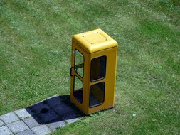 Gelbe Telefonzelle