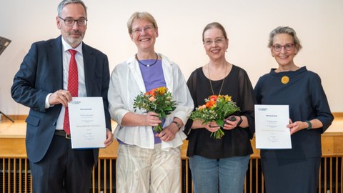 Häusl, Ehrennadel