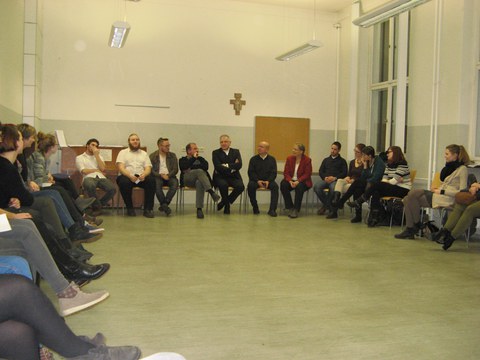 Besuch Bischof Bild Große Runde