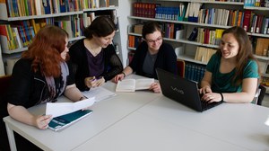 Mitarbeiter bei gemeinsamer Arbeit