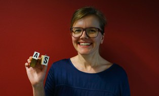 Agnes Scharnetzky lacht in die Kamera