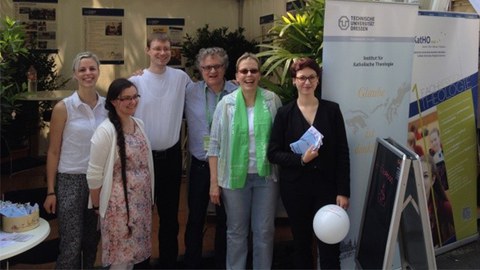 Teil des Teams am Stand Klara Straube, Cornelia Aßmann, Denis Schmelter,  Karlheinz Ruhstorfer, Monika Scheidler, Paulin Krause