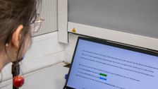 Bildschirm mit Erklärung des Experiments