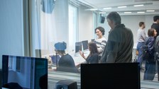 Blick ins das LMLab durch eine Scheibe