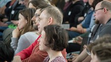 Dem Vortrag folgten über 100 Teilnehmende