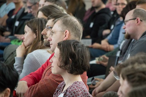 Dem Vortrag folgten über 100 Teilnehmende