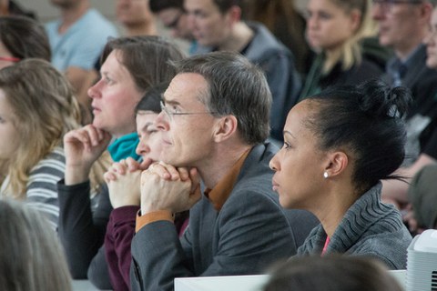 Dem Vortrag folgten über 100 Teilnehmende