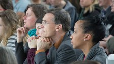Dem Vortrag folgten über 100 Teilnehmende
