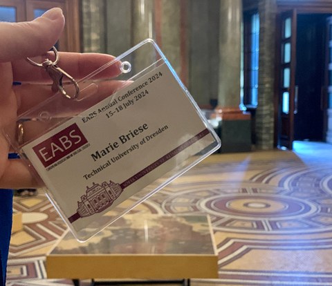 Konferenzpass unserer Kollegiatin Marie Briese für die EABS Annual Conference