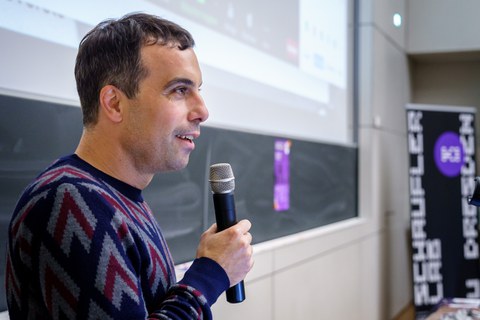 04.11.2020: "Chronopolitik der Form in unsicheren Zeiten", Werkvortrag Christian Kosmas Mayer in der Hochschule für Bildende Künste Dresden