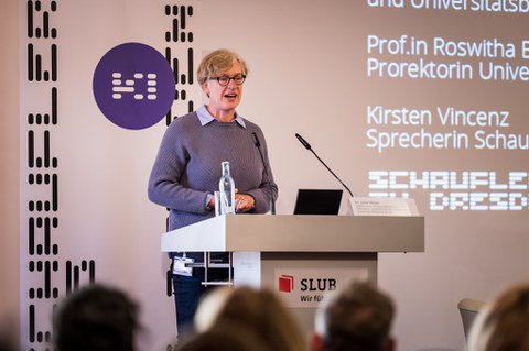 Begrüßung Julia Meyer