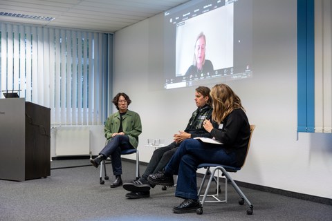 Sprecher:innen während des Symposium