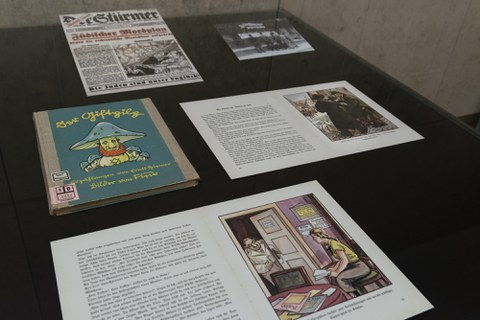 Foto von Exponaten der Ausstellung
