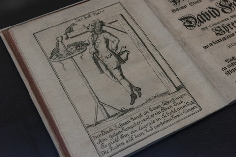 Foto von Exponaten der Ausstellung